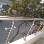 Baranda con vidrio templado